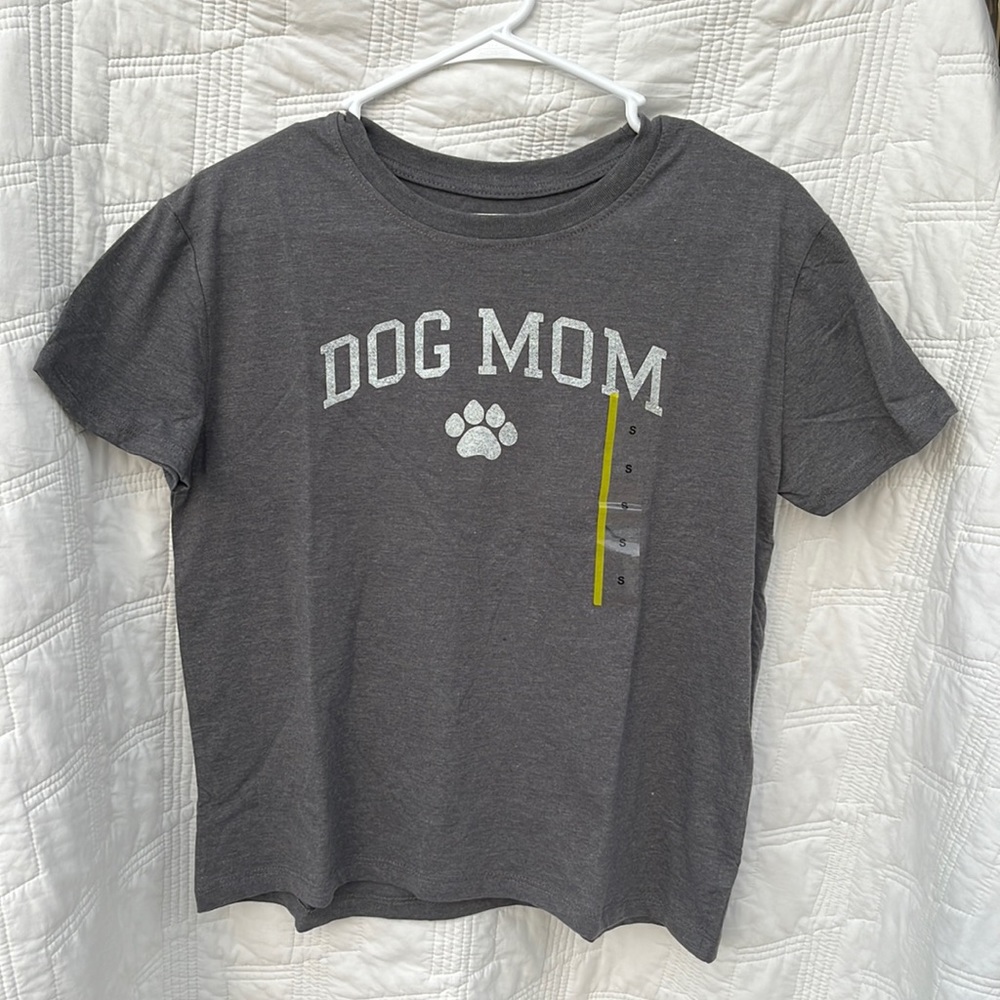 Dog mom t-shirt